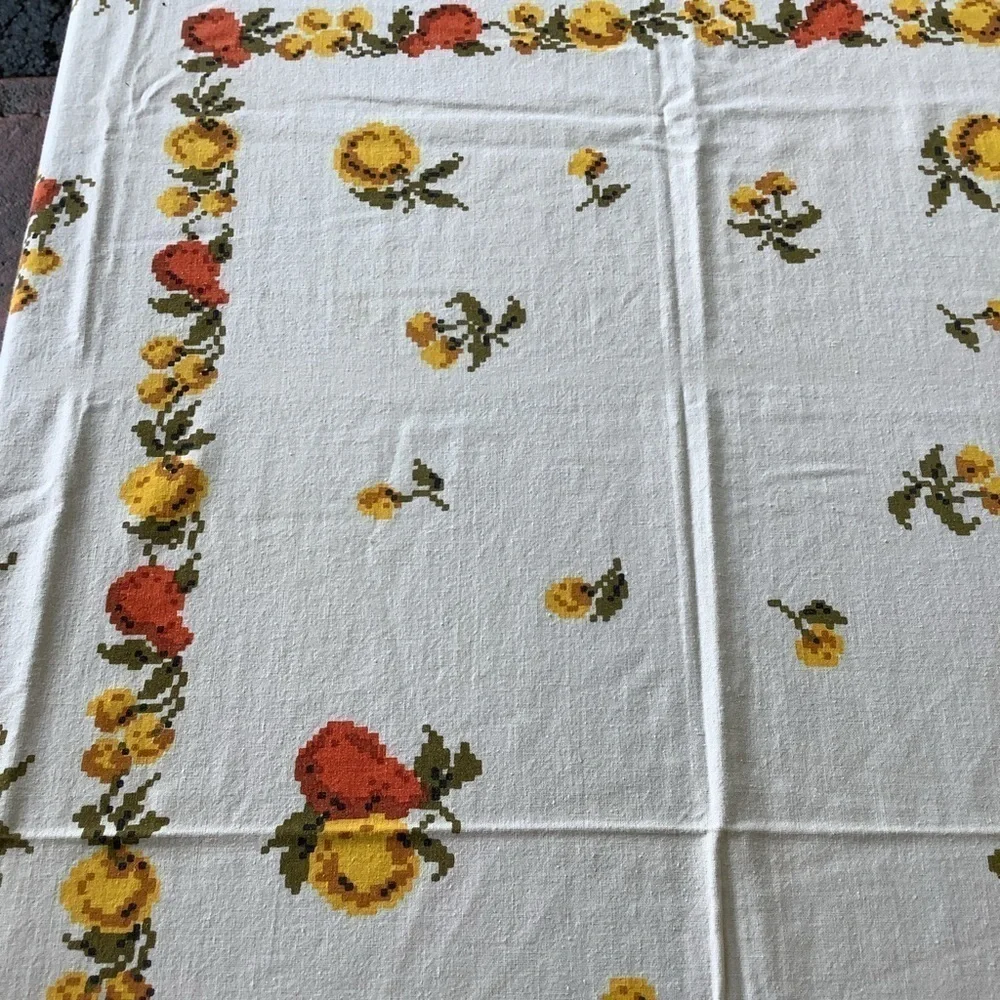 Vintage 60’s Fruit Pineapple Rectangle Fringe Tablecloth Table Linen